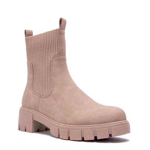 Qupid brand Beige Chunky Lug Sole Platform Elastic Sock Ankle Boots. Size 8 - Picture 4 of 15